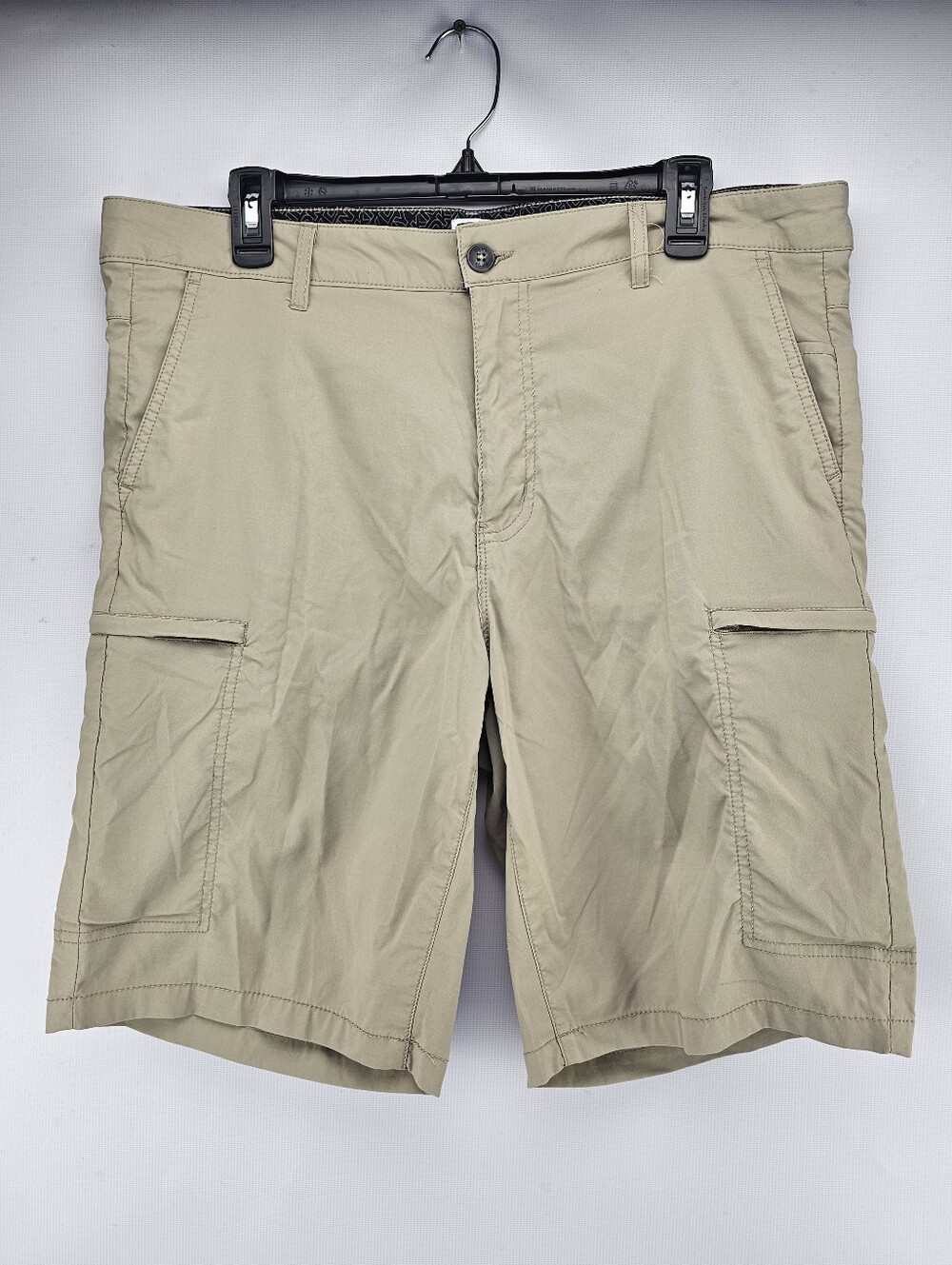 DKNY Men's Tech Cargo Shorts Khaki Nylon Size 36